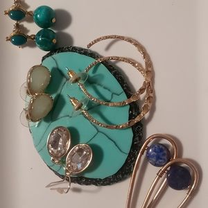 5 great natural stone gold tone & crystal drop earrings. All new with out tags